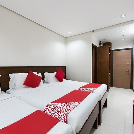West Makati Hotel Makati City Exteriér fotografie