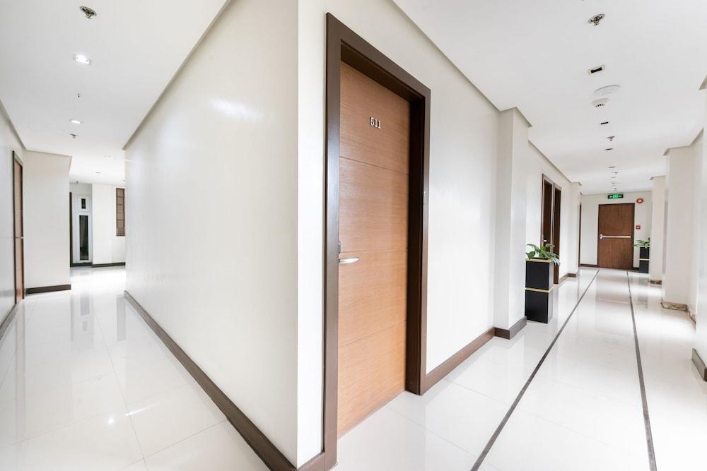 West Makati Hotel Makati City Exteriér fotografie