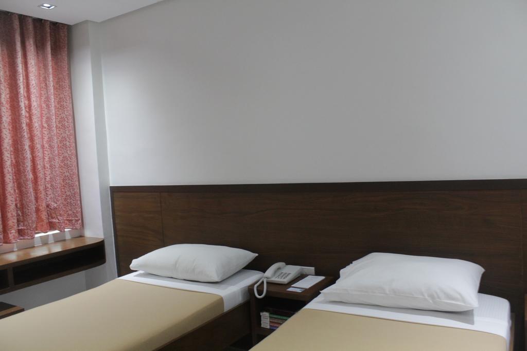 West Makati Hotel Makati City Pokoj fotografie