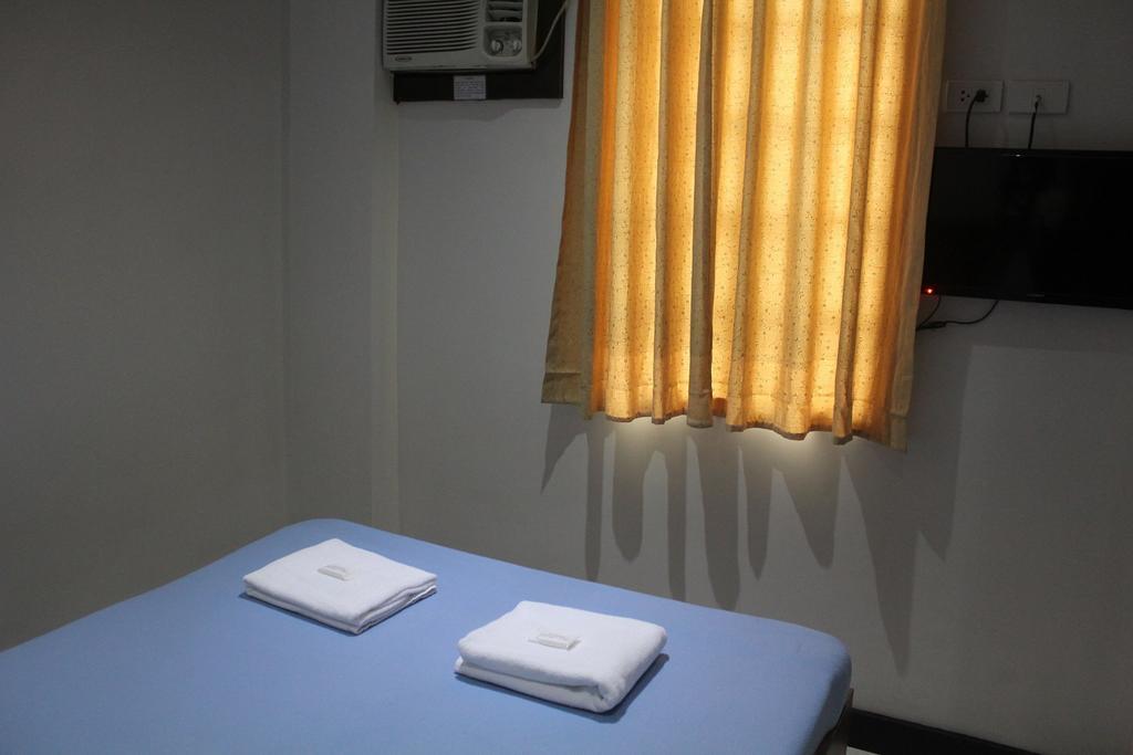 West Makati Hotel Makati City Pokoj fotografie