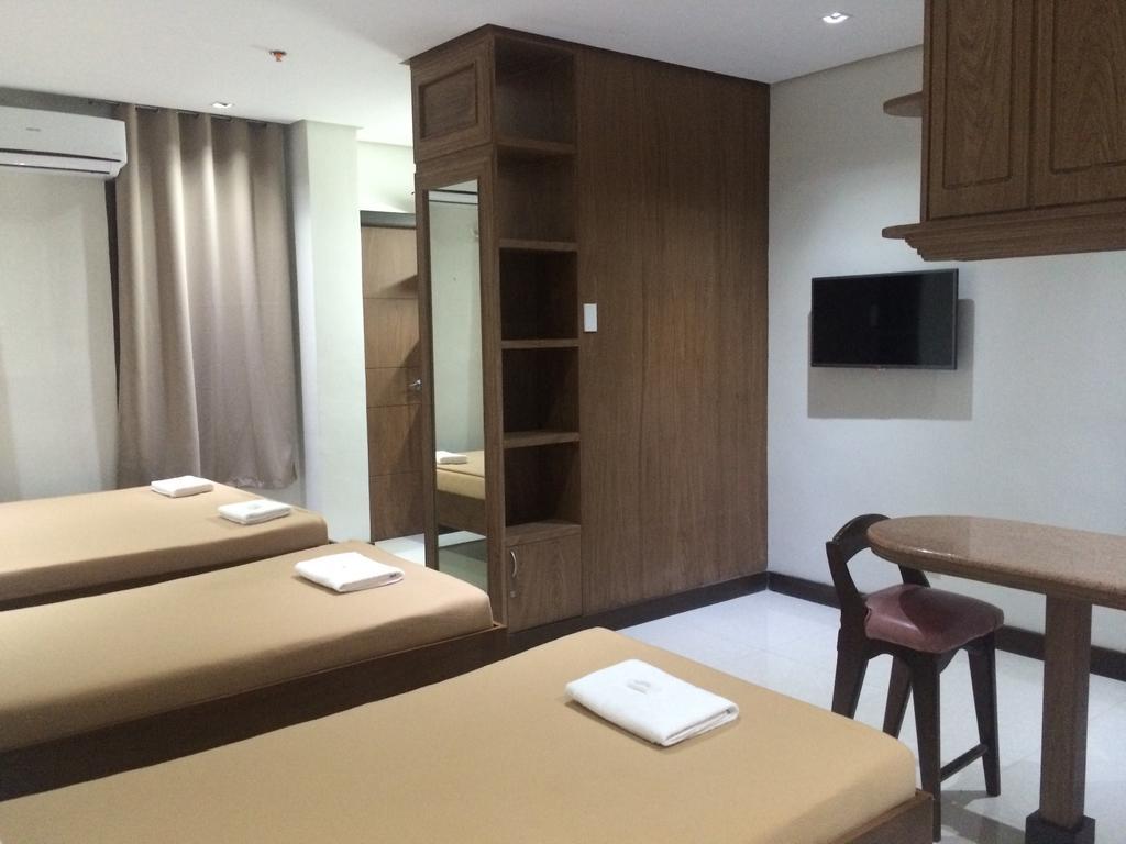 West Makati Hotel Makati City Pokoj fotografie