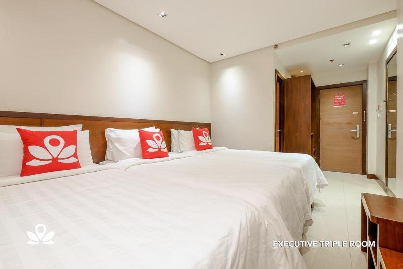 West Makati Hotel Makati City Exteriér fotografie