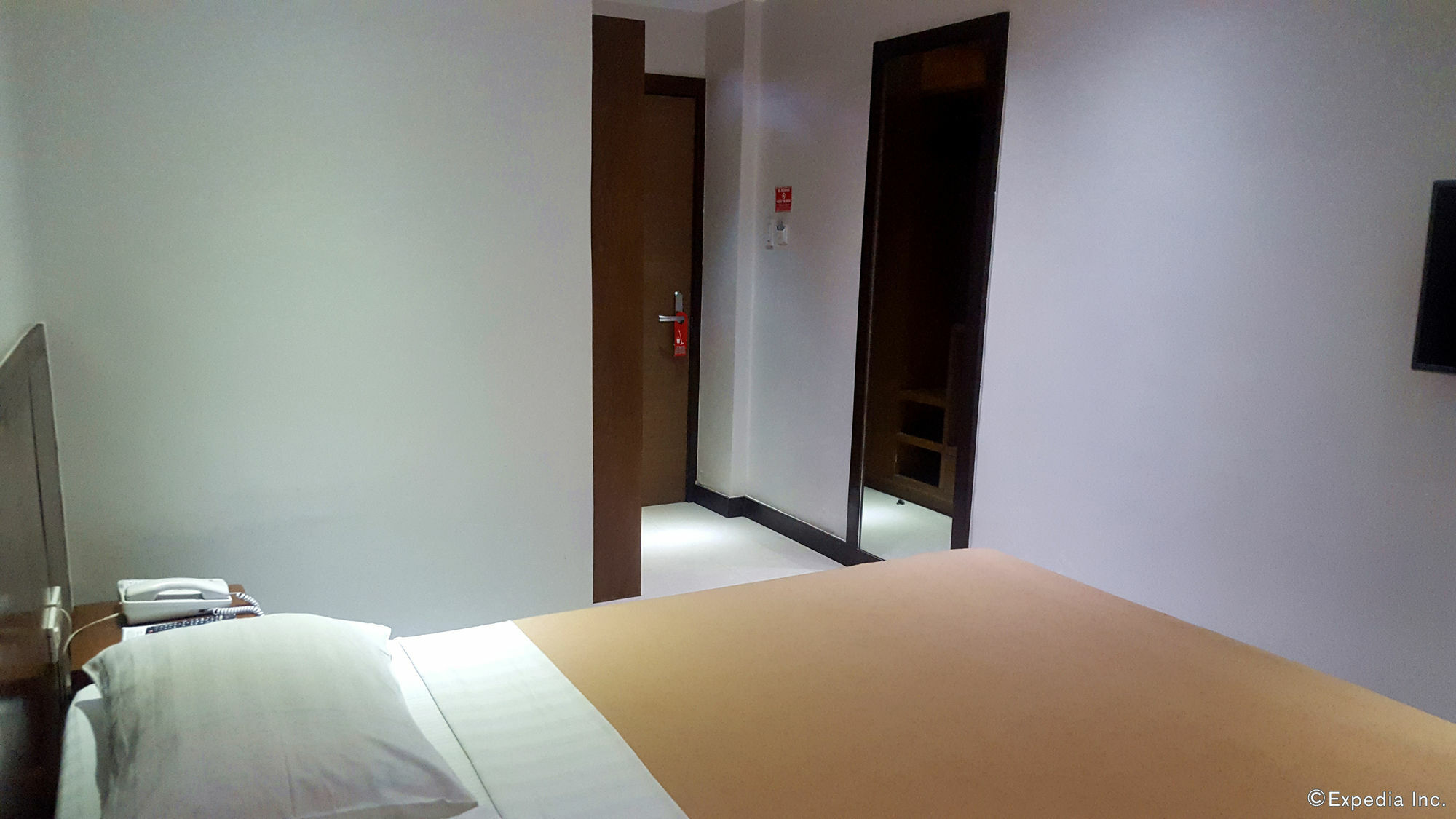 West Makati Hotel Makati City Exteriér fotografie
